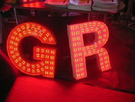 荔波LED发光字常见的安装误区。